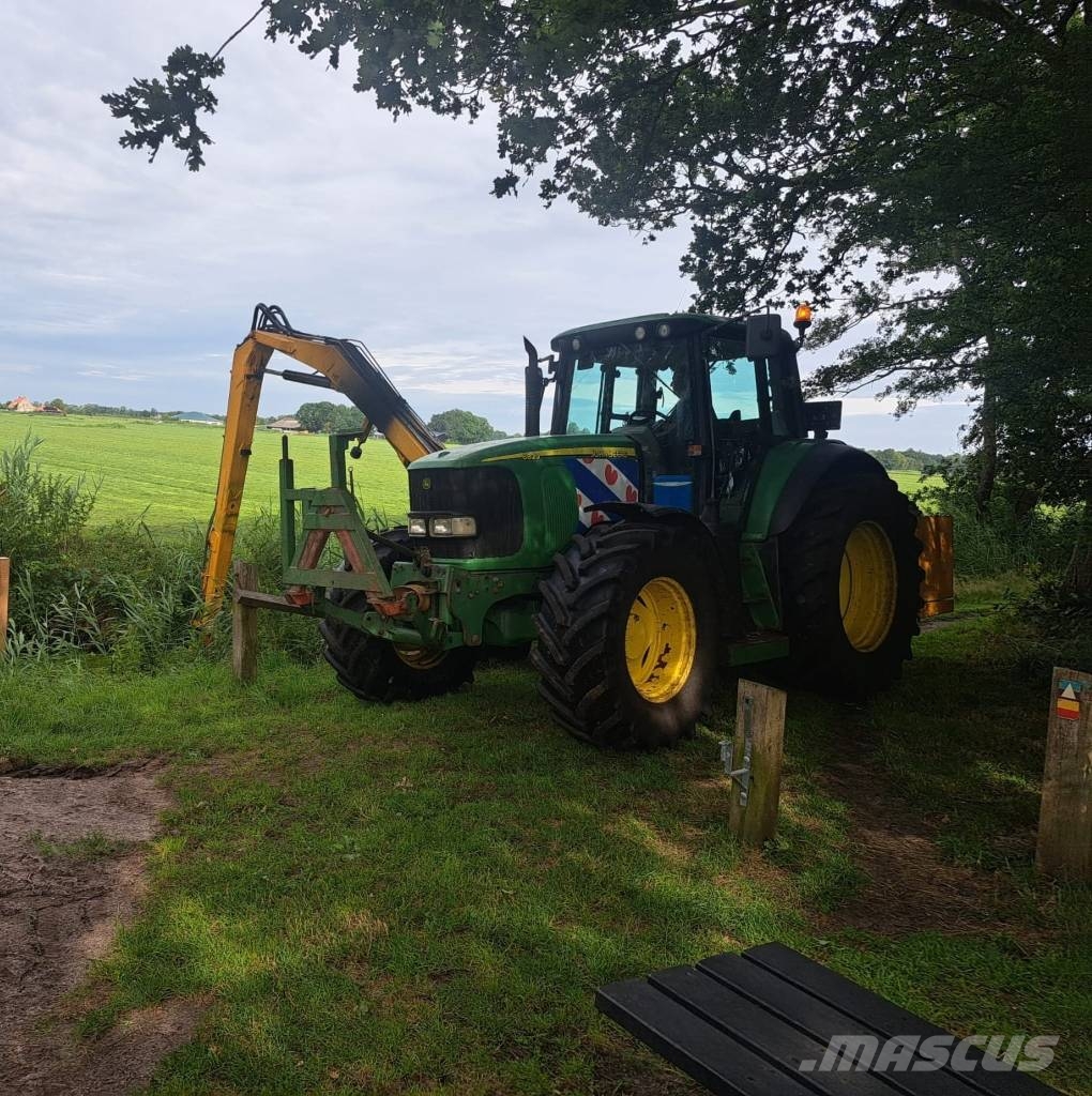 John Deere 6820 / BOS arm Tractors