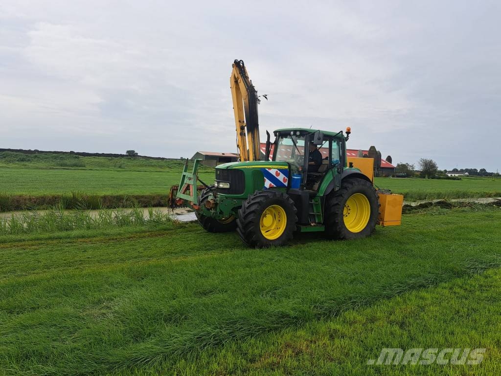 John Deere 6820 / BOS arm Tractors