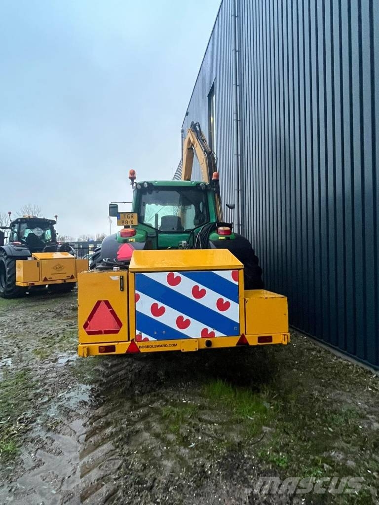 John Deere 6820 / BOS arm Tractors