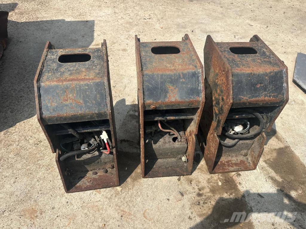 CAT BB621E معدات السفلتة