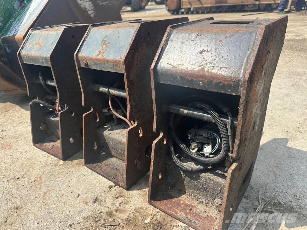 CAT BB621E معدات السفلتة