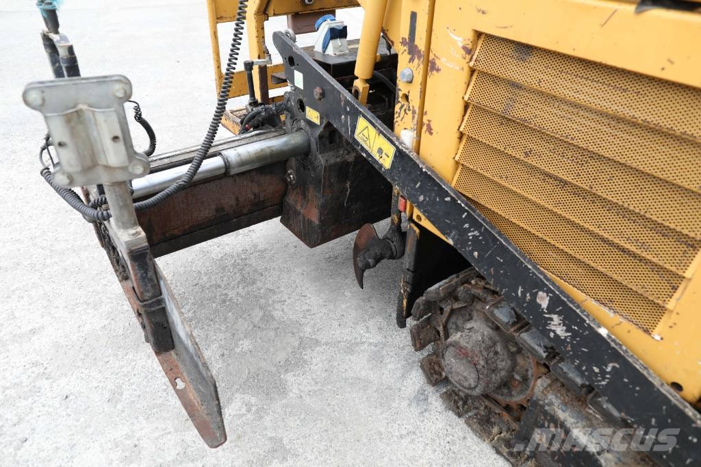 CAT BB621E معدات السفلتة