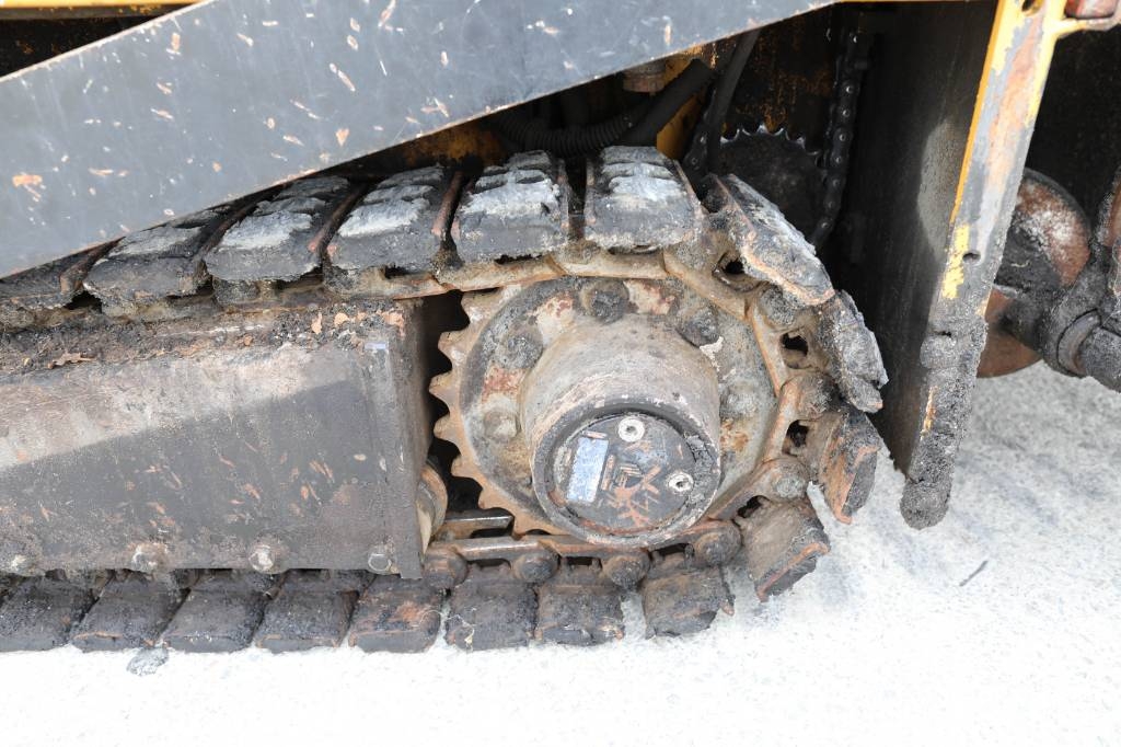 CAT BB621E معدات السفلتة