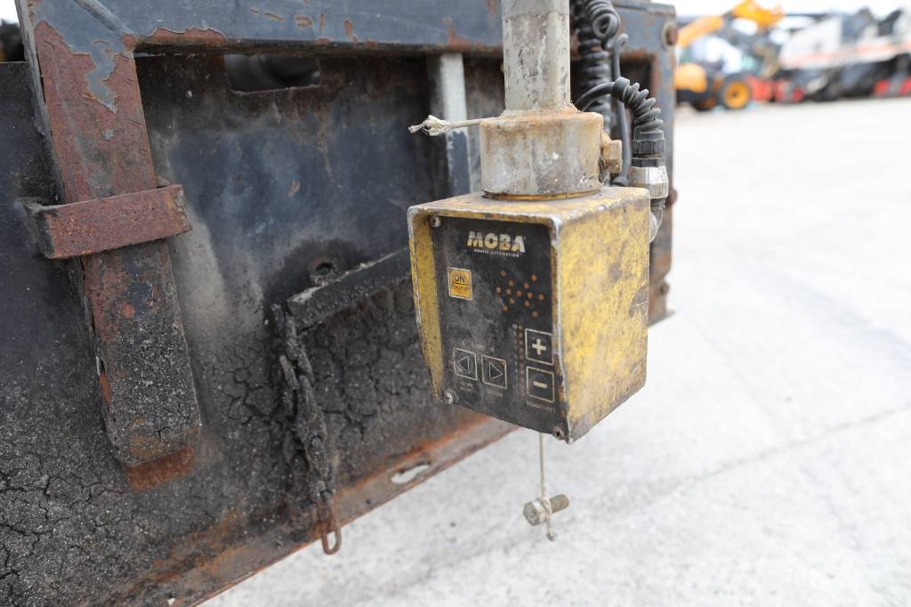 CAT BB621E معدات السفلتة