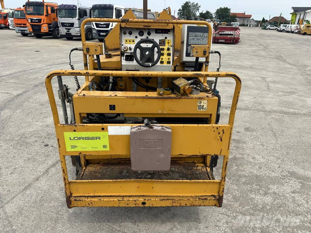CAT BB621E معدات السفلتة