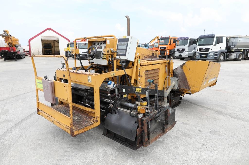 CAT BB621E معدات السفلتة