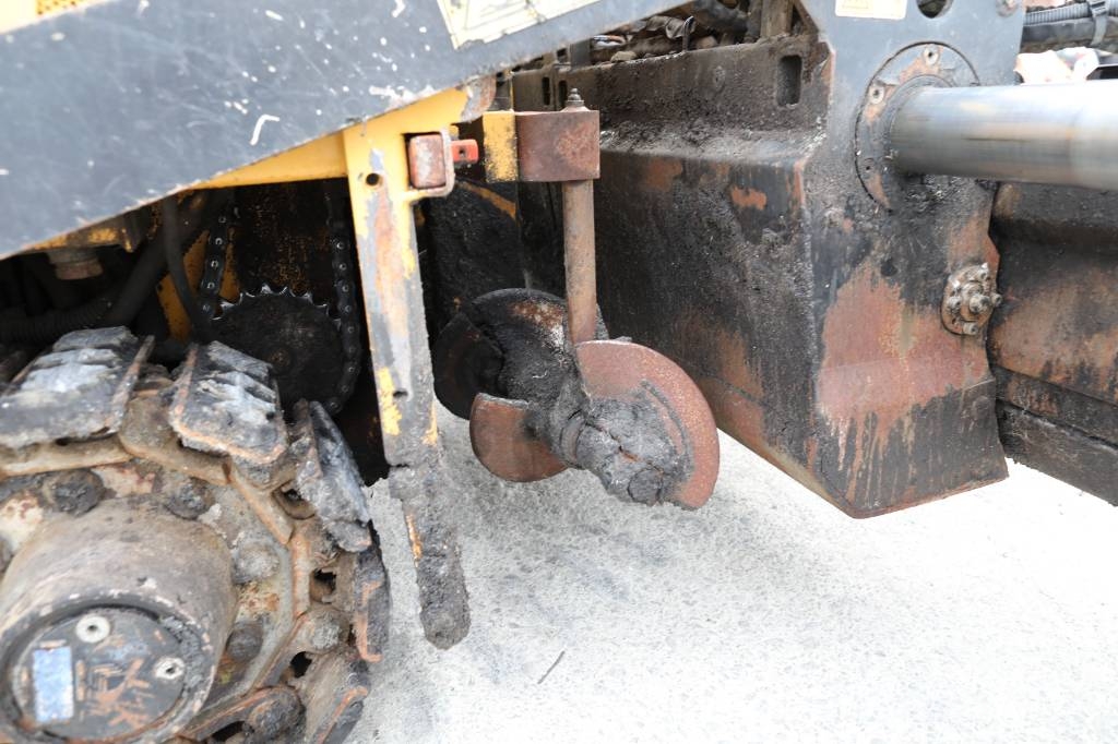 CAT BB621E معدات السفلتة