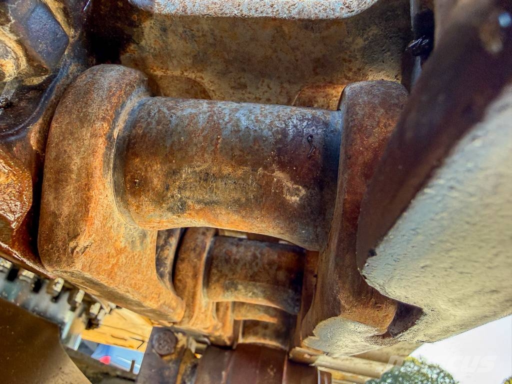 CAT 323 D Verstellausleger Klimaauto. Telakaivukoneet