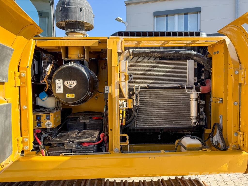 CAT 323 D Verstellausleger Klimaauto. Telakaivukoneet