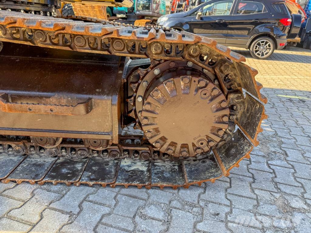 CAT 323 D Verstellausleger Klimaauto. Telakaivukoneet