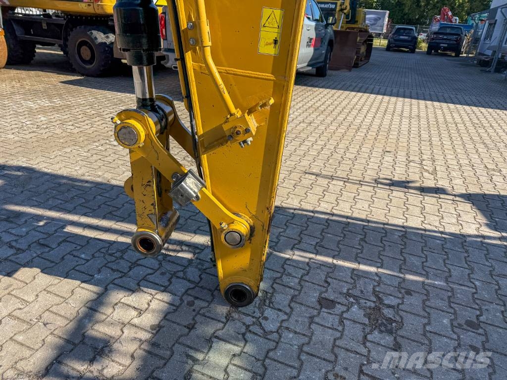 CAT 323 D Verstellausleger Klimaauto. Telakaivukoneet