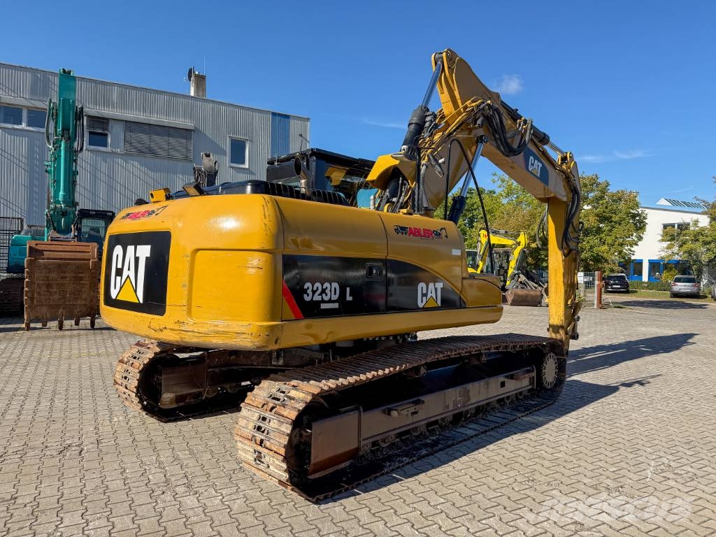 CAT 323 D Verstellausleger Klimaauto. Telakaivukoneet