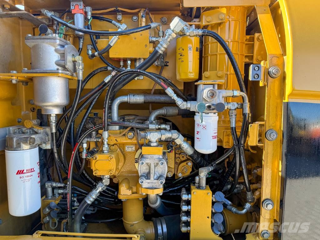 CAT 323 D Verstellausleger Klimaauto. Telakaivukoneet