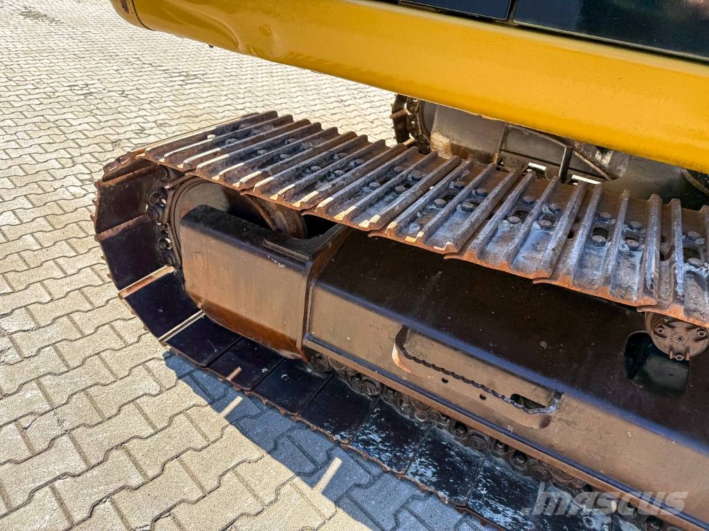 CAT 323 D Verstellausleger Klimaauto. Telakaivukoneet