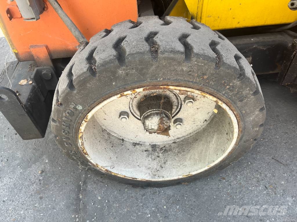 TKD 92FE V-3024 FOR EXPORT ONLY EO Henkilönostimet ja nostolaitteet