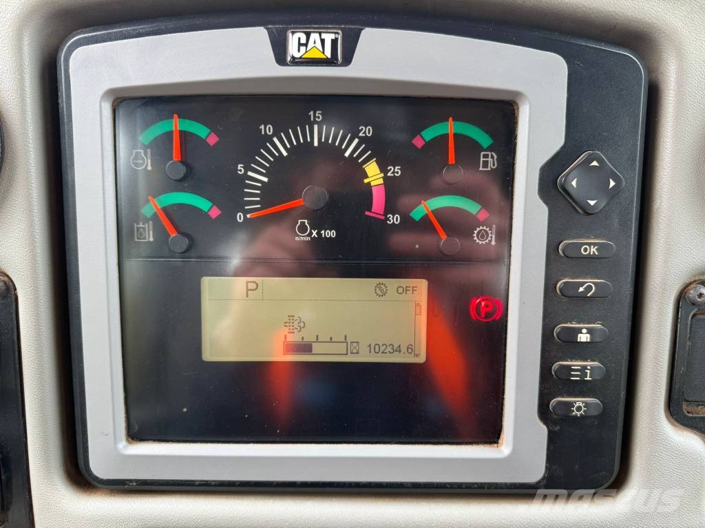 CAT D 6 T LGP Pásové dozéry
