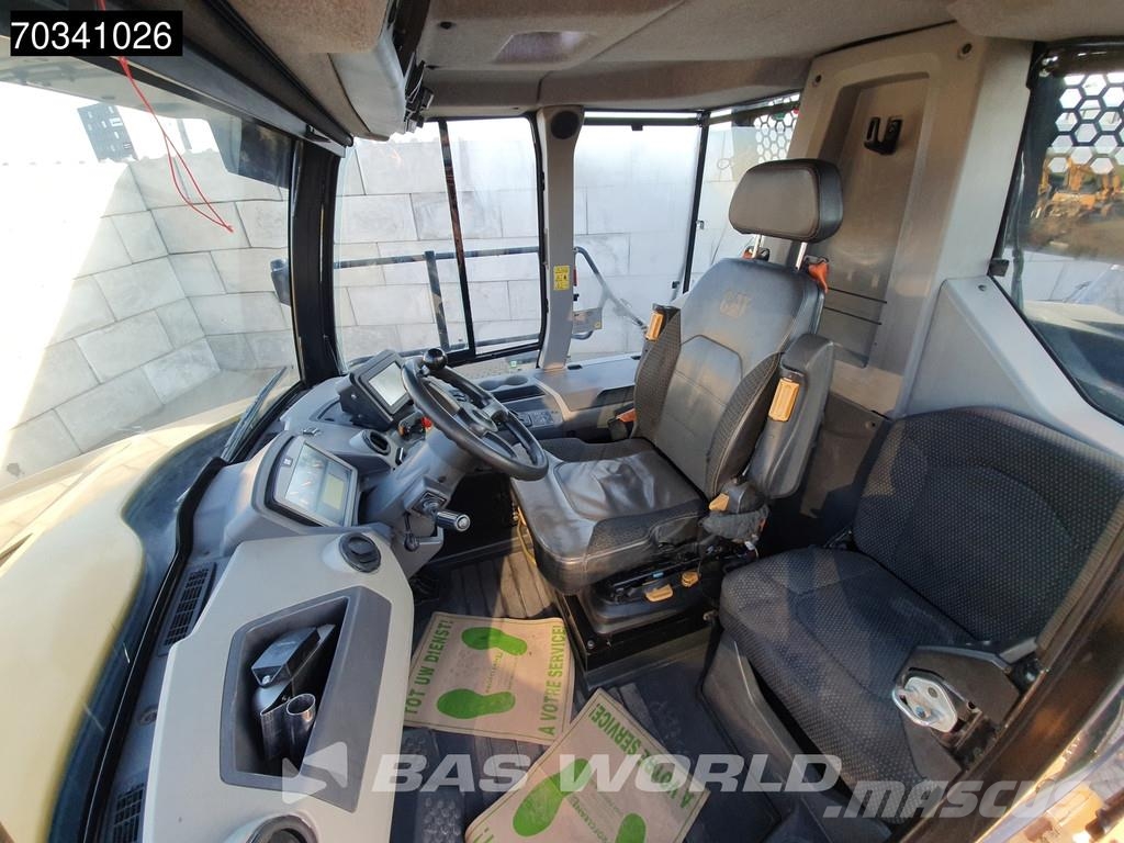 CAT 745 -04A ساحبات مفصلية
