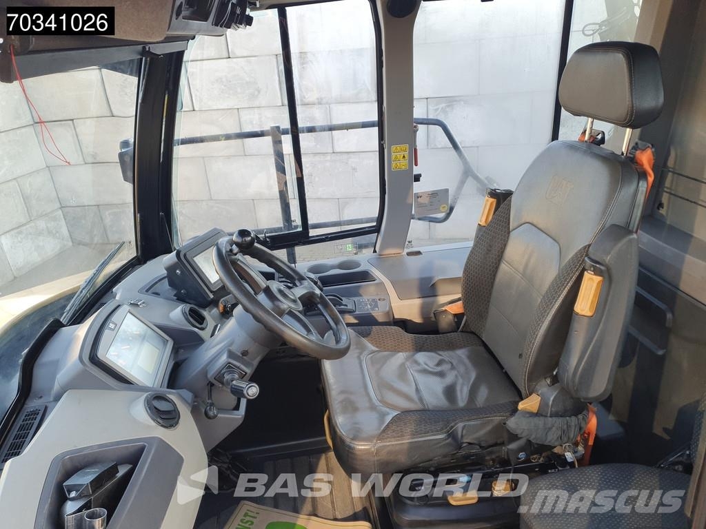 CAT 745 -04A ساحبات مفصلية