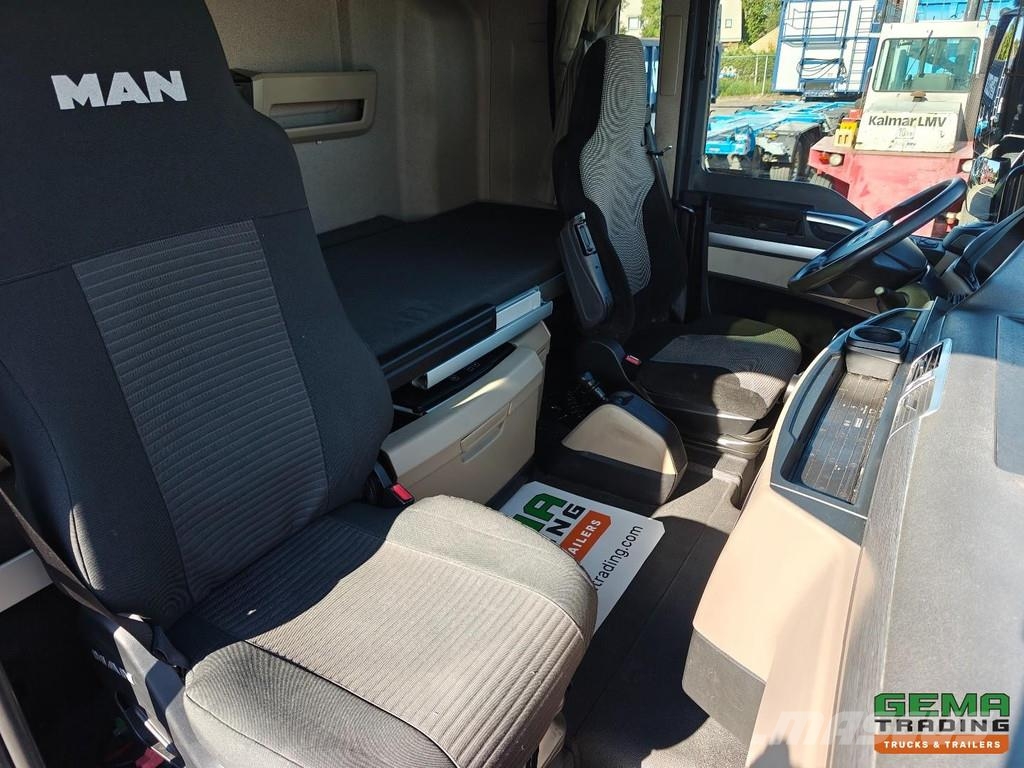 MAN TGX 26.500 6x2/4 XLX Euro 6C - Retarder - Curtains Bakwagens met gesloten opbouw