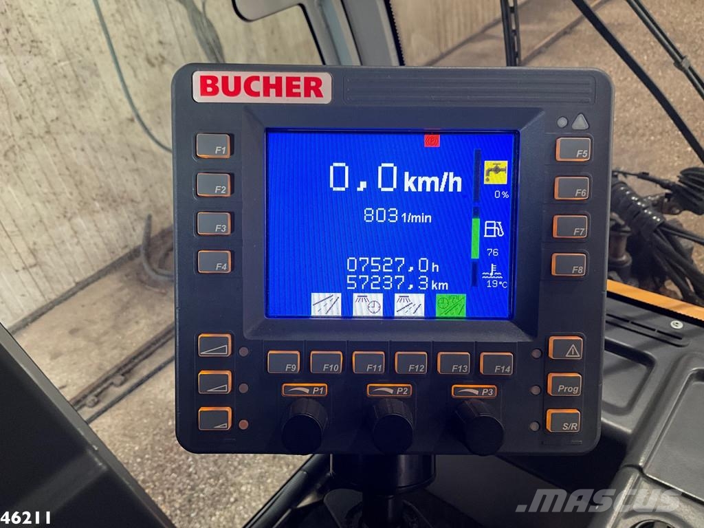 Bucher Citycat 2020 with 3-rd brush Ielu tīrāmās mašīnas