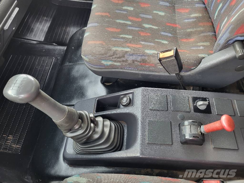 Iveco ML120E28 Curtain sider trucks