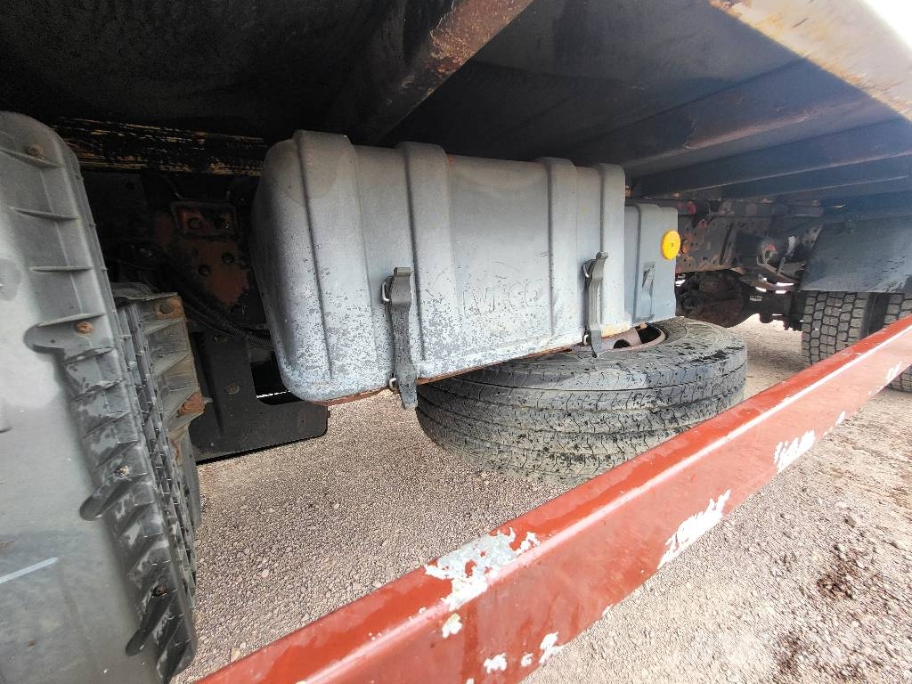 Iveco ML120E28 Curtain sider trucks