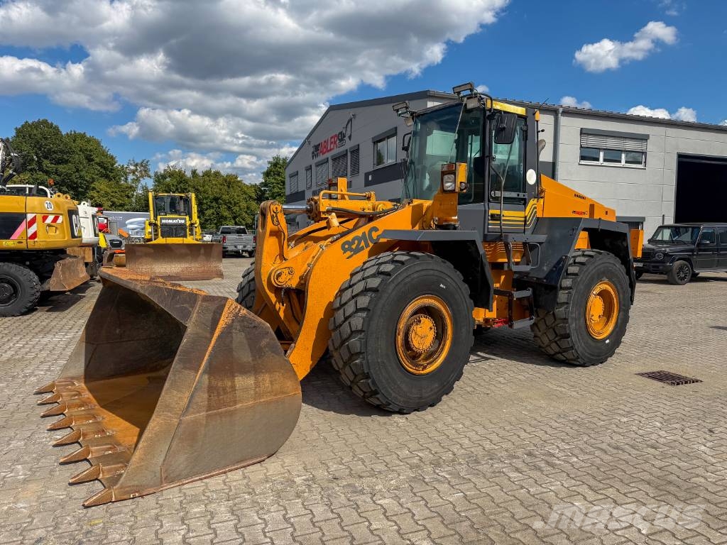 CASE 821C Klima Zentralschmierung Pás carregadoras de rodas