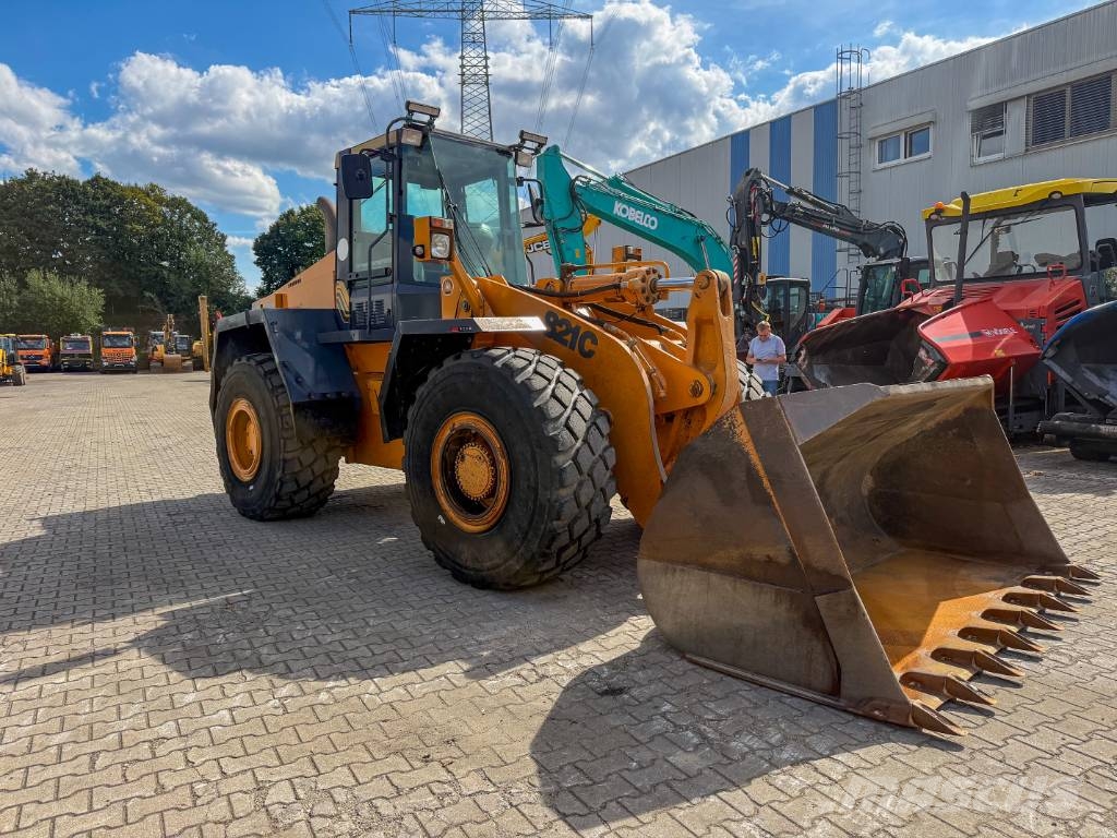 CASE 821C Klima Zentralschmierung Pás carregadoras de rodas