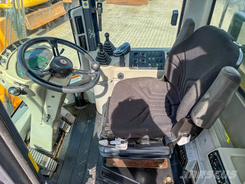 CASE 821C Klima Zentralschmierung Pás carregadoras de rodas