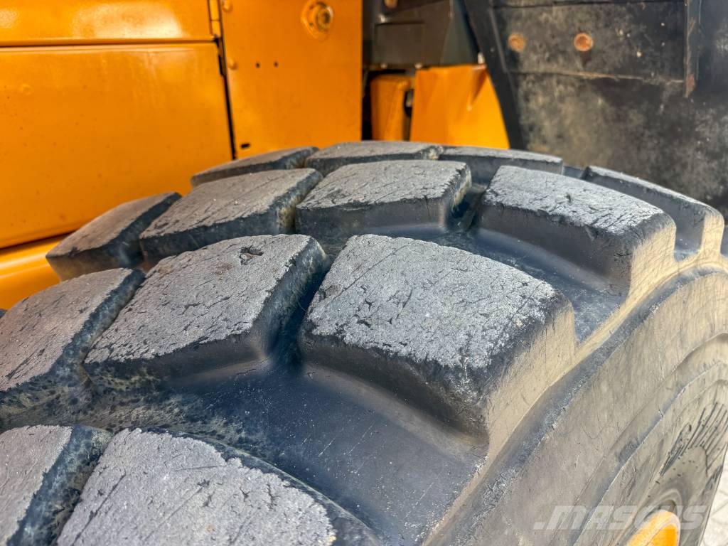 CASE 821C Klima Zentralschmierung Pás carregadoras de rodas