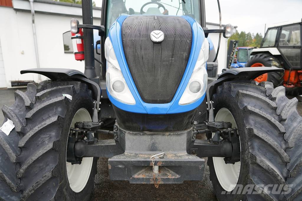 NEW HOLLAND T5.140 AC / FGK27H Traktorer