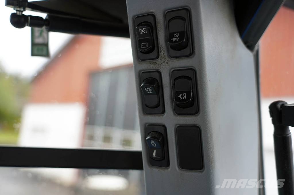 NEW HOLLAND T5.140 AC / FGK27H Traktorer
