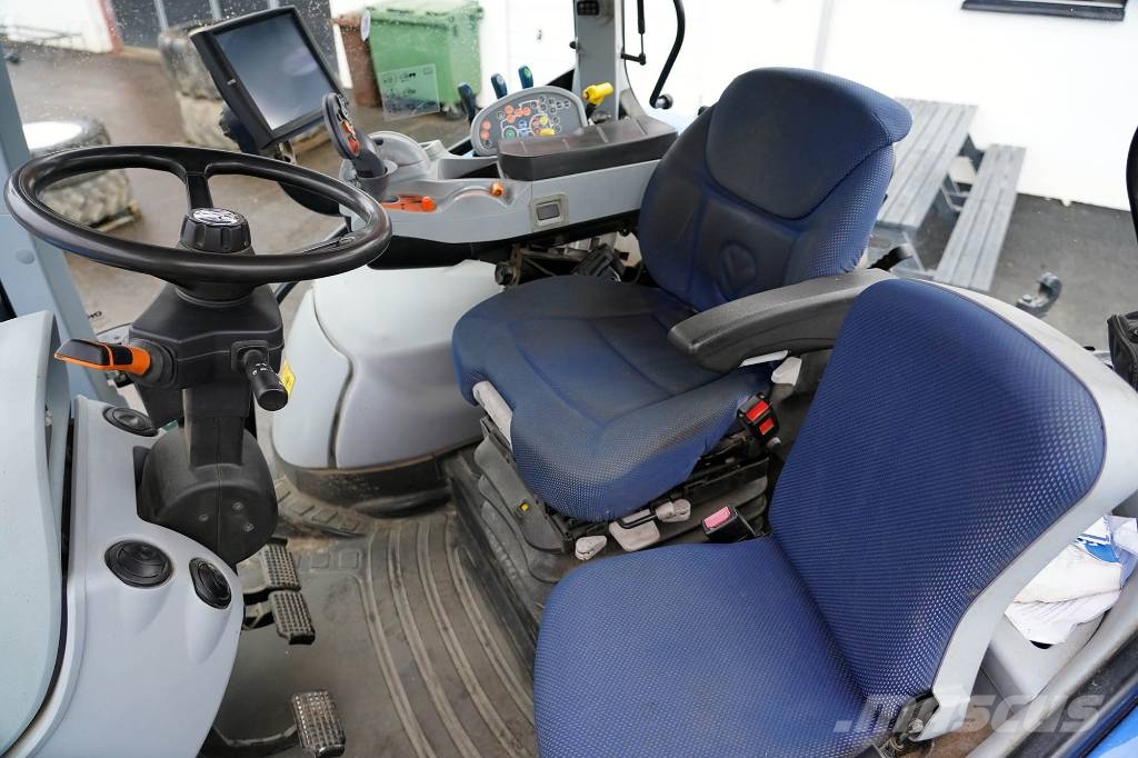 NEW HOLLAND T5.140 AC / FGK27H Traktorer