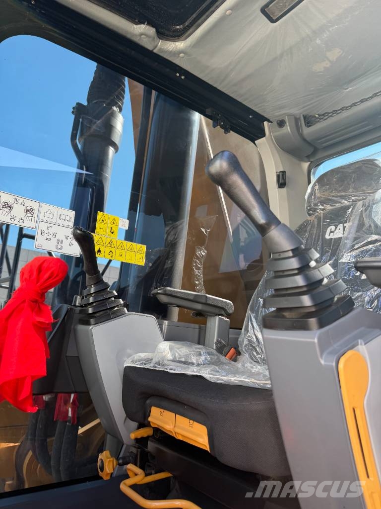CAT 374 Vikšriniai ekskavatoriai