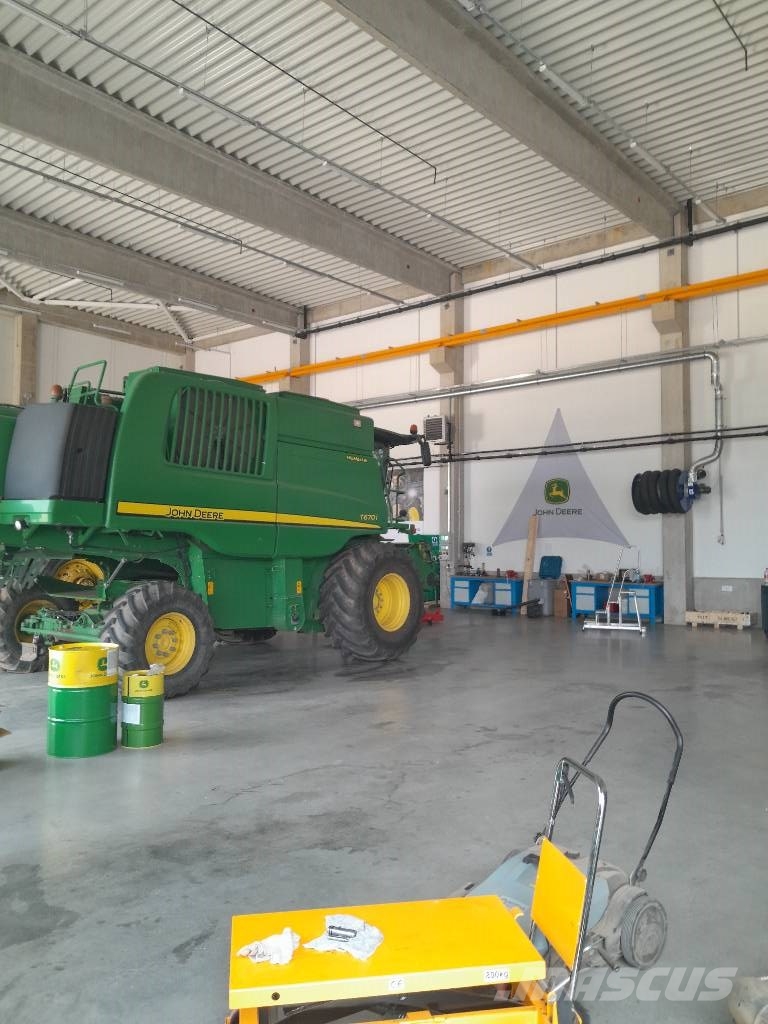 John Deere T 670 i Kombájnok