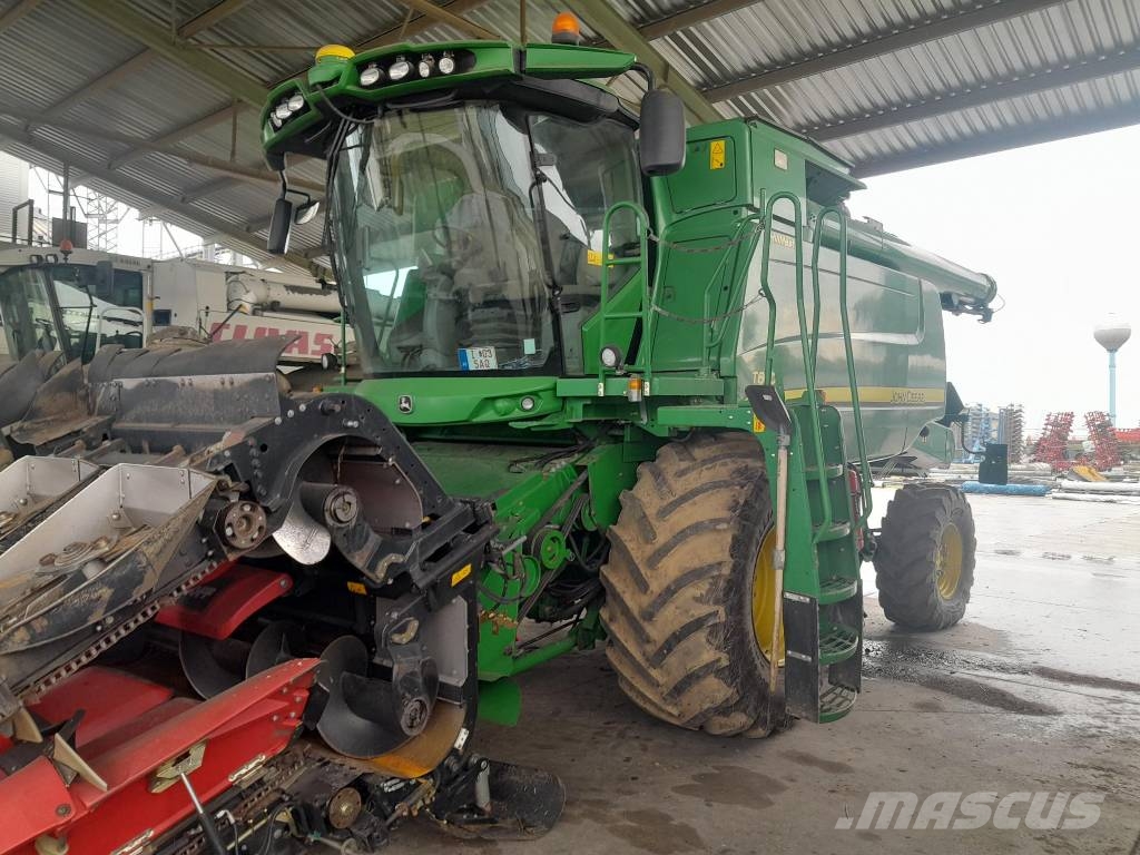 John Deere T 670 i Kombájnok