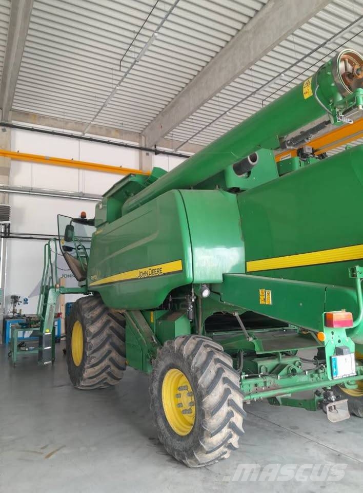 John Deere T 670 i Kombájnok