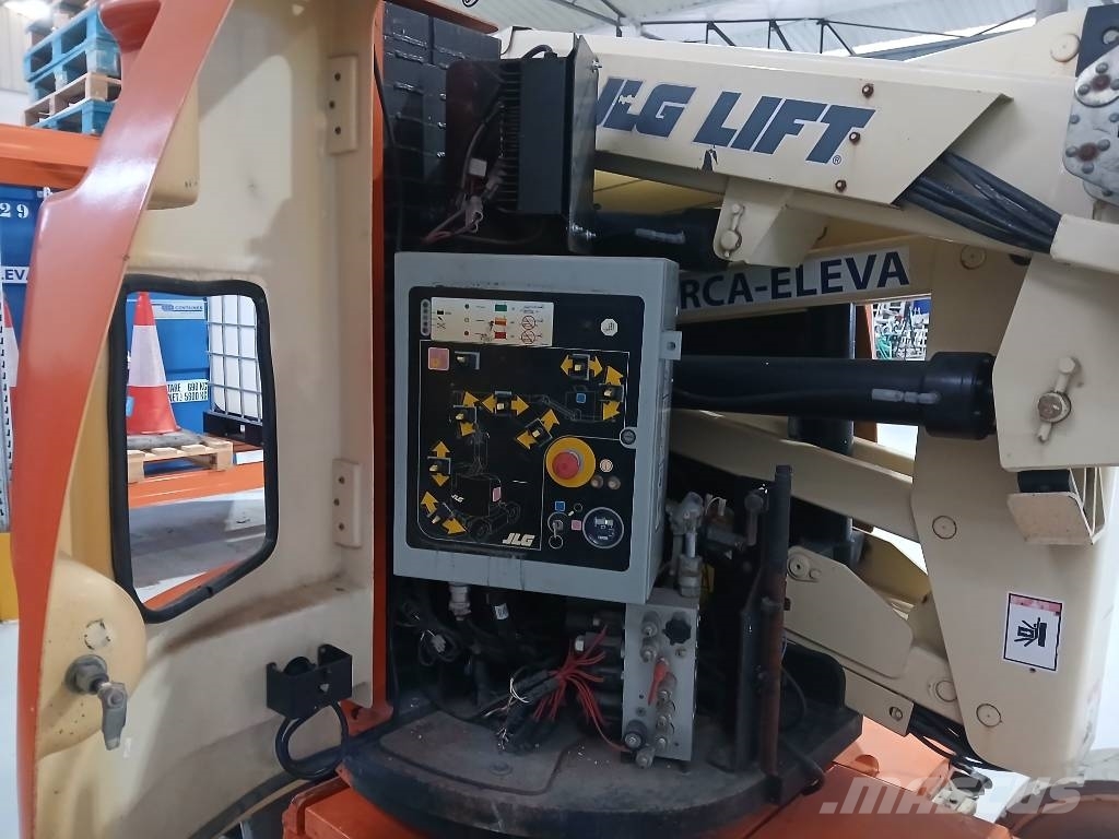 JLG E 300 AJ Knikarmhoogwerkers