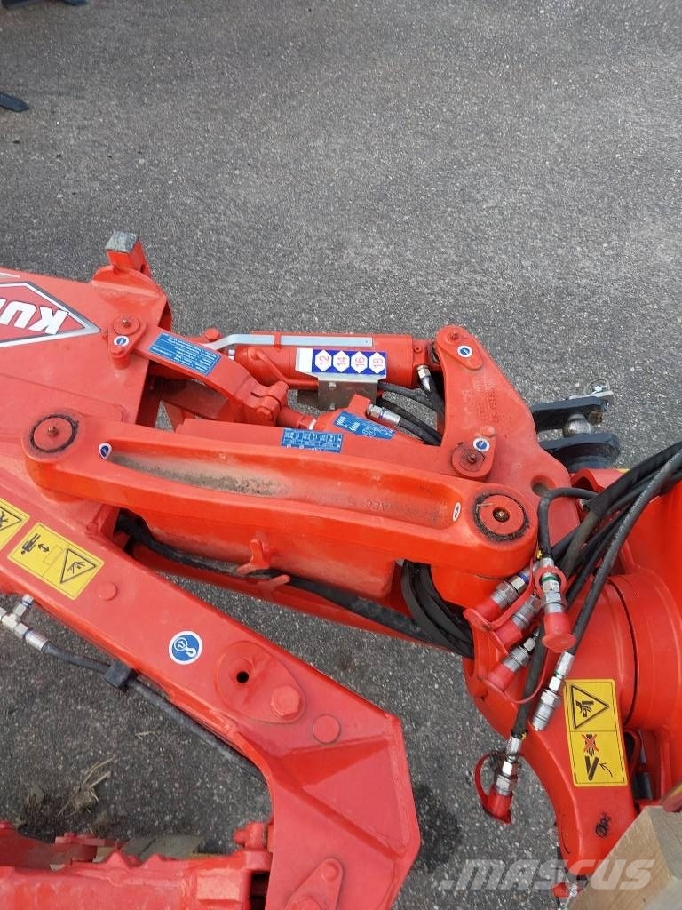 Kuhn Vari-Master 123 Reversible ploughs