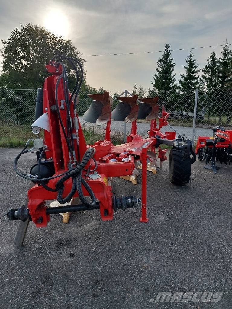 Kuhn Vari-Master 123 Reversible ploughs