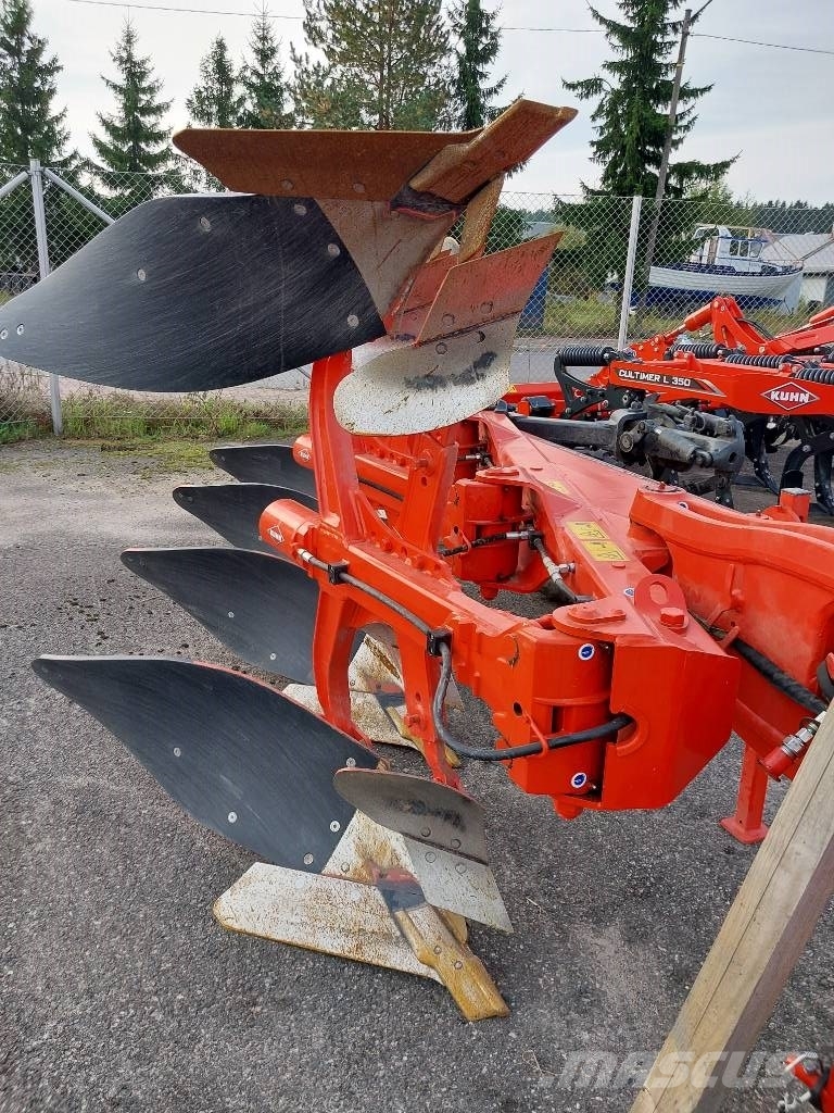Kuhn Vari-Master 123 Reversible ploughs