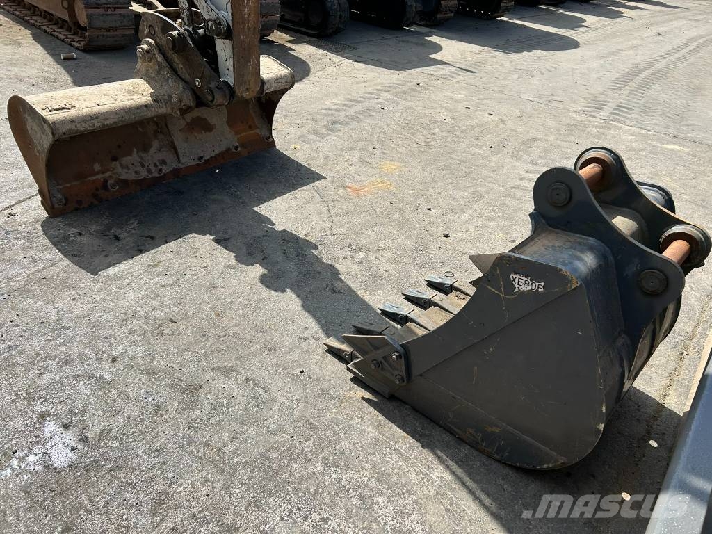 Takeuchi TB 290 حفارات وسط 7 طن - 12 طن