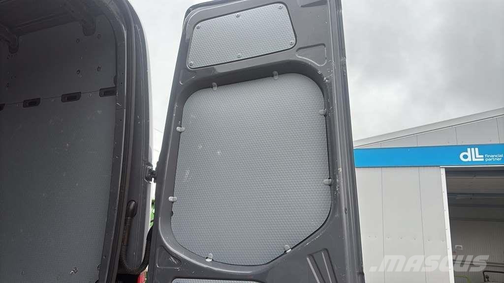 Mercedes-Benz Sprinter 319 Diesel Van هيكل صندوقي
