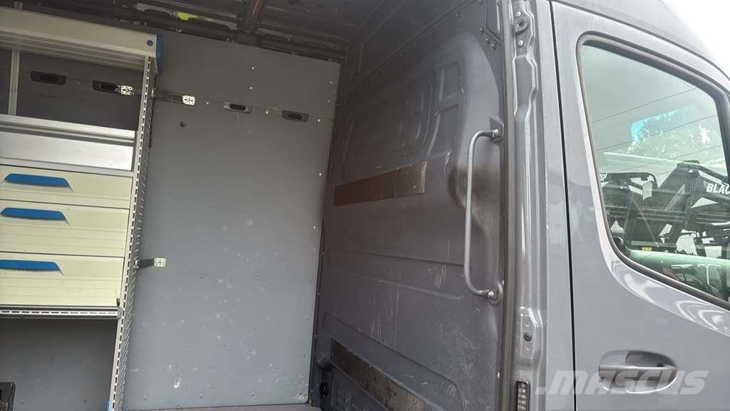 Mercedes-Benz Sprinter 319 Diesel Van هيكل صندوقي