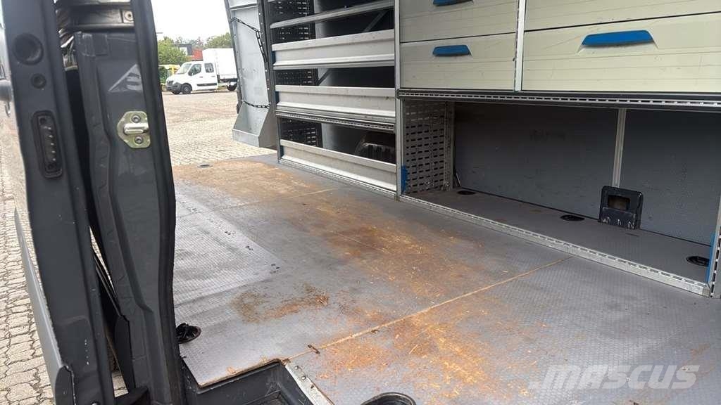 Mercedes-Benz Sprinter 319 Diesel Van هيكل صندوقي