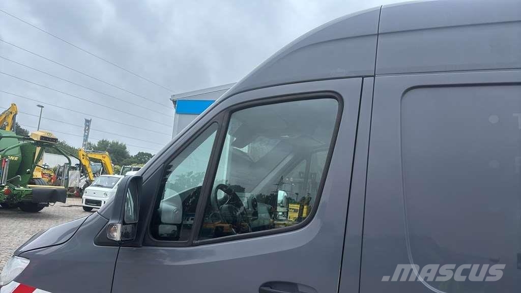 Mercedes-Benz Sprinter 319 Diesel Van هيكل صندوقي