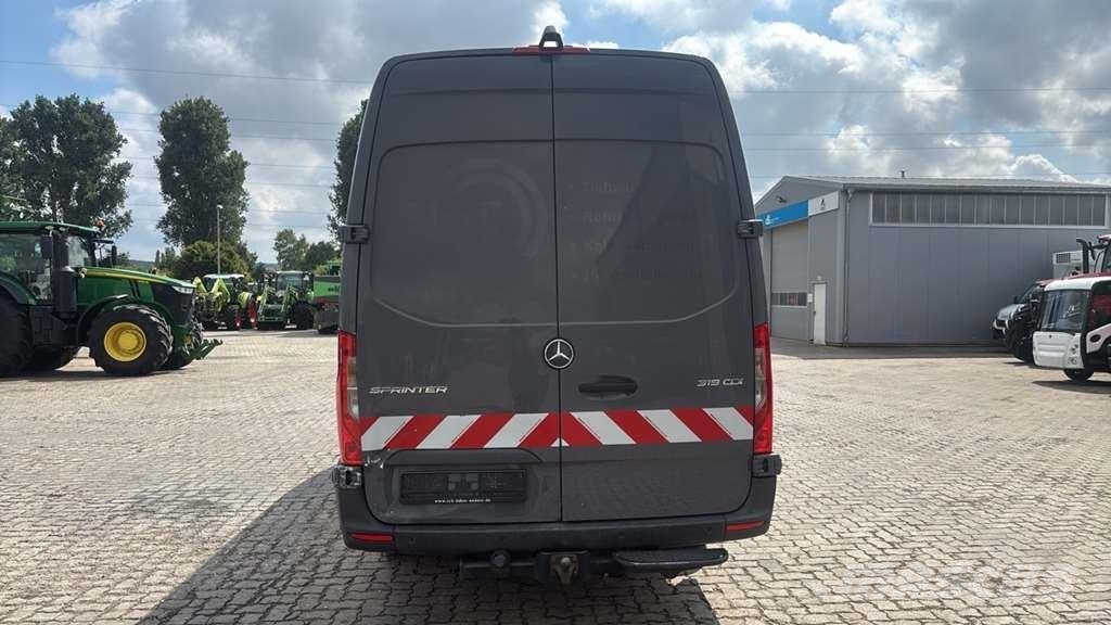 Mercedes-Benz Sprinter 319 Diesel Van هيكل صندوقي