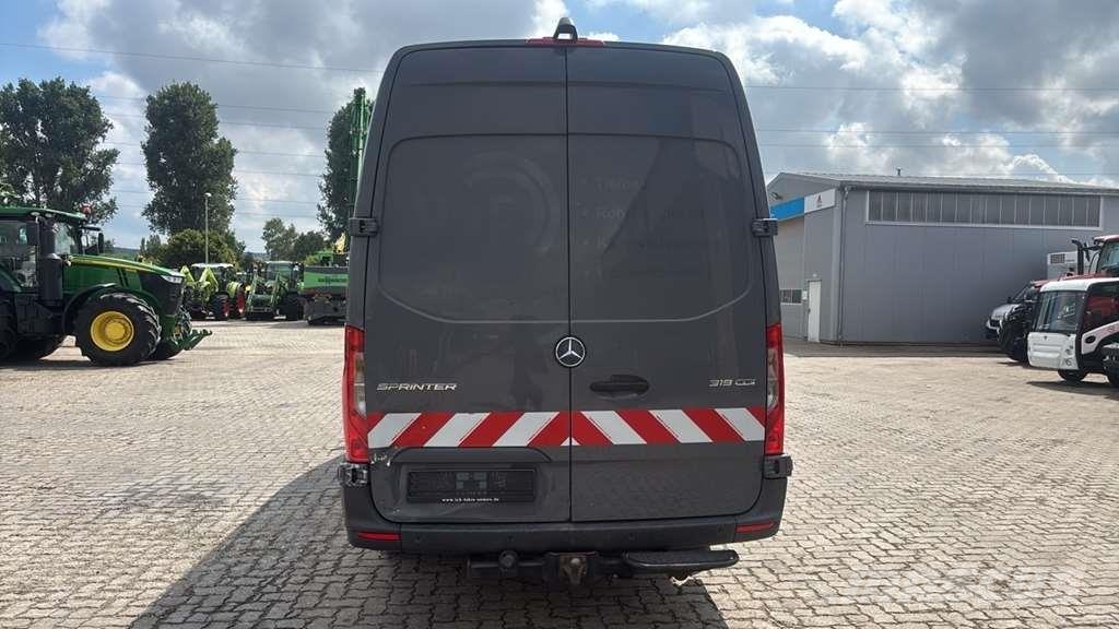 Mercedes-Benz Sprinter 319 Diesel Van هيكل صندوقي
