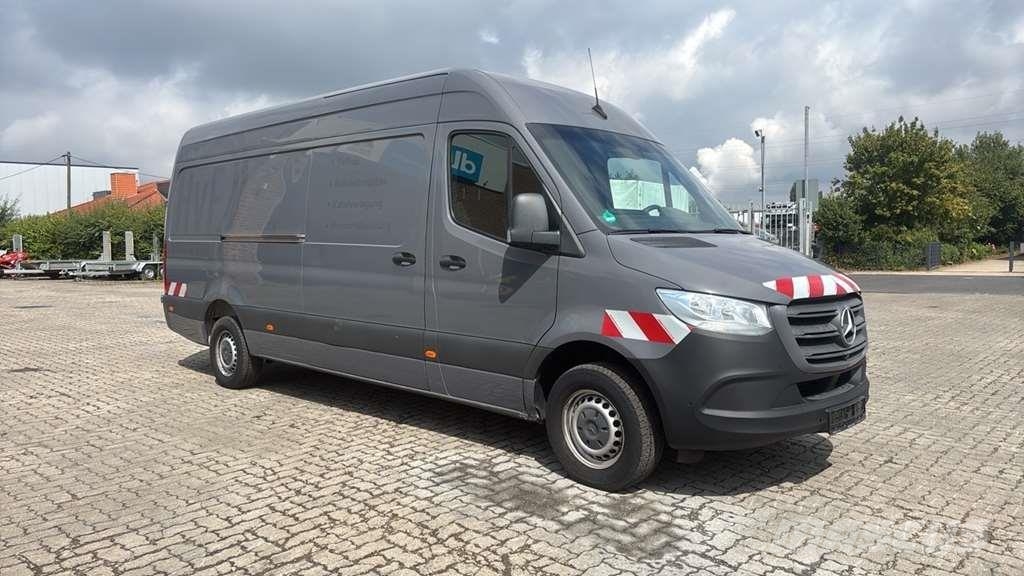 Mercedes-Benz Sprinter 319 Diesel Van هيكل صندوقي