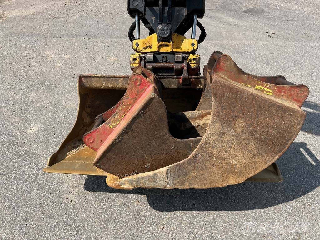 JCB 100 C-1 中型挖掘机